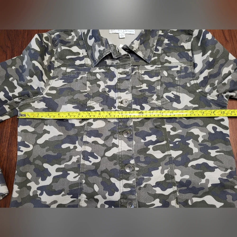 Cato Junior Miss Camouflage Denim Raw Hem Sportswear Casual Jacket Large New
